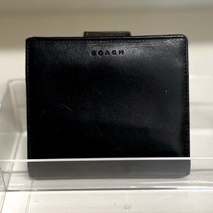 Coach Black Leather Kiss Lock Bi Fold Wallet